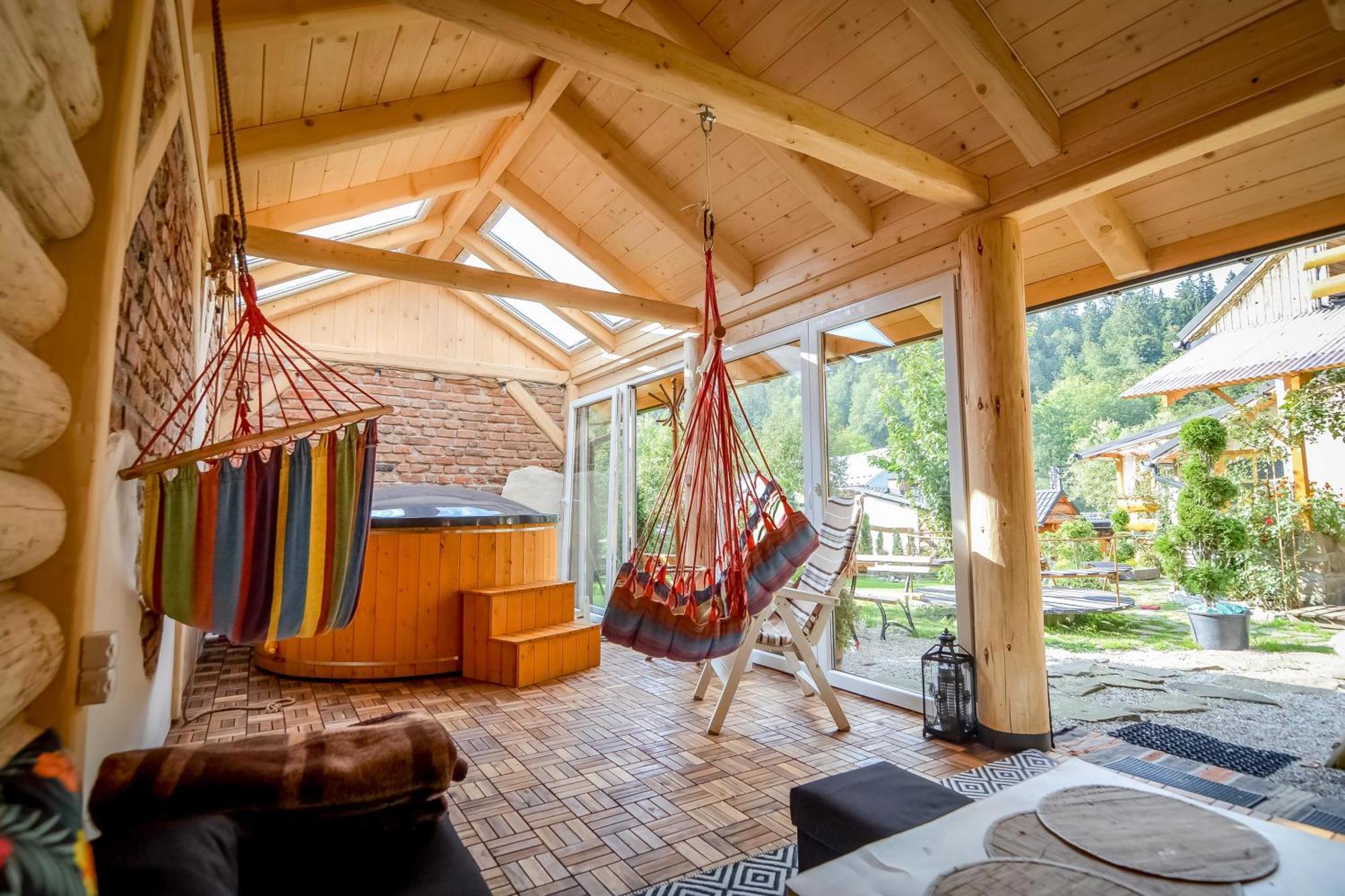 بورونين Ciukrowa Chatka Sauna & Jacuzzi المظهر الخارجي الصورة